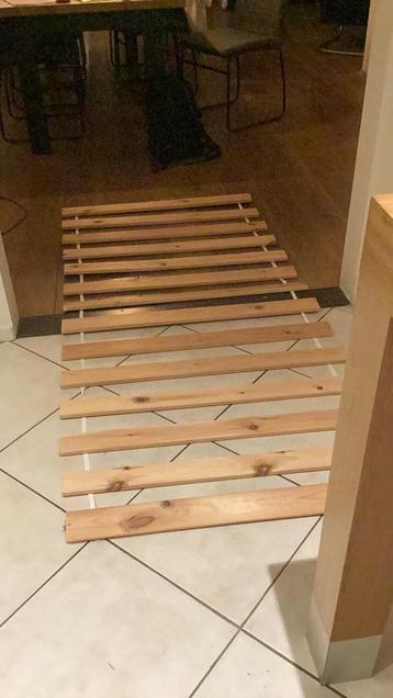 Oprolbare houten lattenbodem 90 x 200 cm als nieuw beschikbaar voor biedingen