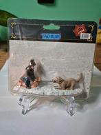 Kind op slee met hond., Ophalen of Verzenden, Zo goed als nieuw