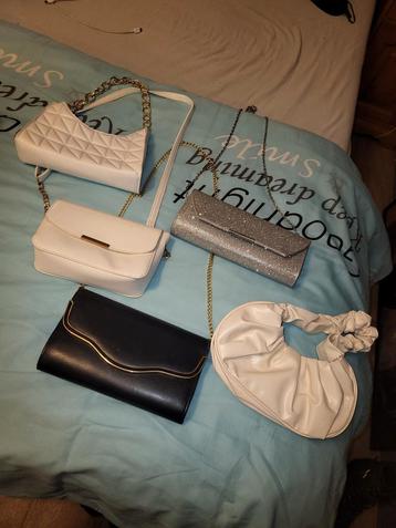 Kleine tasjes! beschikbaar voor biedingen