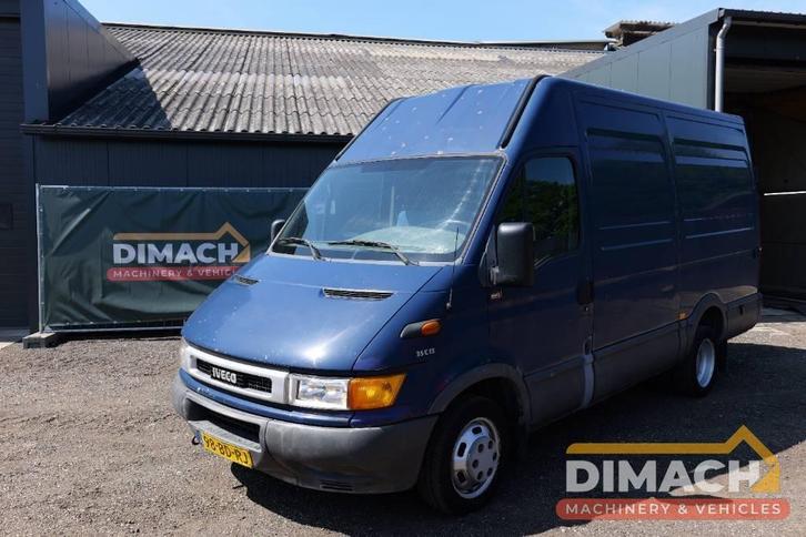 Iveco Daily 35C L2H2 luchtgeremd DM1009, Auto's, Bestelauto's, Bedrijf, Te koop, Alarm, Iveco, Diesel, Handgeschakeld, Blauw, Achterwielaandrijving