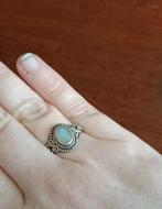 Wiezewasjes ring, Sieraden, Tassen en Uiterlijk, Ophalen of Verzenden, Zo goed als nieuw, 17 tot 18, Met edelsteen