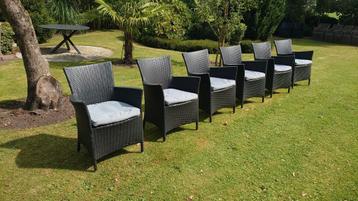 Set van 6 nette donker grijze wicker tuinstoelen  beschikbaar voor biedingen