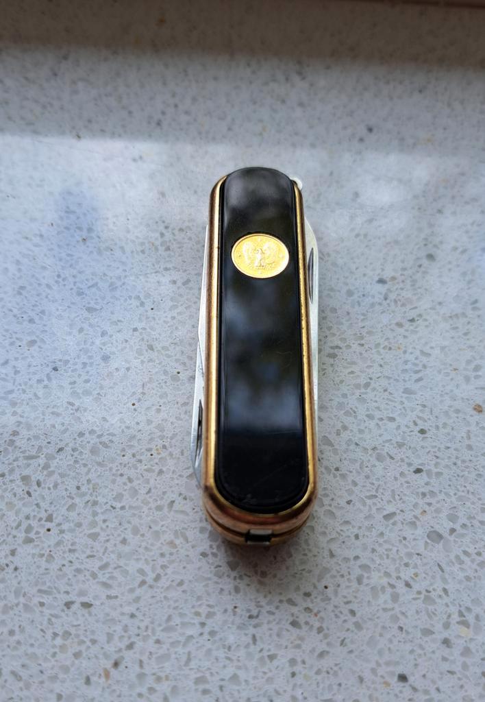 Wenger esquire 65 mm macao serie victorinox mes zakmes gold, Caravans en Kamperen, Kampeergereedschap, Zo goed als nieuw, Ophalen of Verzenden