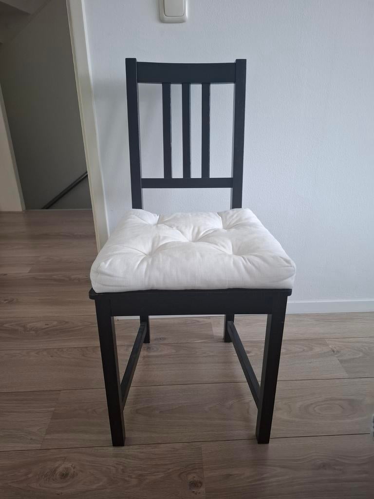 Houten stoelen (5 st.), Huis en Inrichting, Stoelen, Ophalen, Zo goed als nieuw, Zwart, Twee