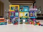 Lego Friends Hoofdstraatgebouw 41704, Kinderen en Baby's, Speelgoed | Duplo en Lego, Ophalen of Verzenden, Zo goed als nieuw