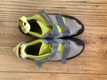 Klimschoentjes Decathlon maat 36-38 beschikbaar voor biedingen