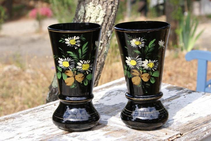 Brocante - Stel zwarte Opaline vazen!, Antiek en Kunst, Antiek | Vazen, Ophalen
