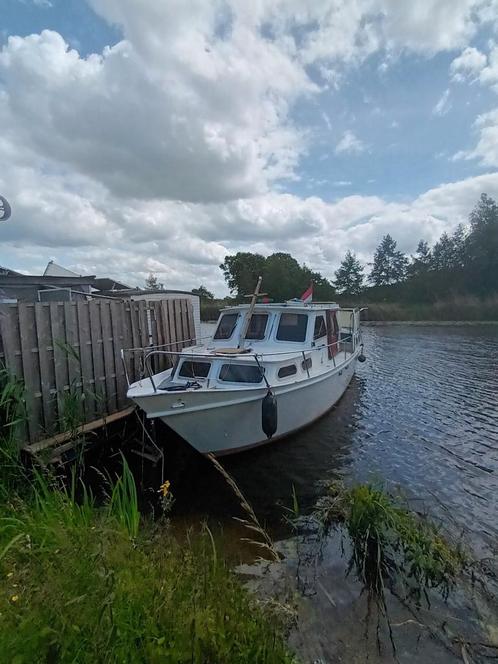 Lichte opknapper beatscraft wegens omstandigheden, Watersport en Boten, Motorboten en Motorjachten, Zo goed als nieuw, Polyester