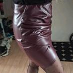 Bordeauxrode Leren Rok boven de knie maat M, Kleding | Dames, Rokken, Verzenden, Zo goed als nieuw, Zwart, Boven de knie