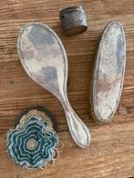 Zilveren borstels en doosje en gehaakt beursje, Antiek en Kunst, Ophalen of Verzenden, Zilver