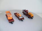 3x Marklin Ho platte bakwagon met div.bouwwerktuigen., Wisselstroom, Gebruikt, Wagon, Ophalen of Verzenden