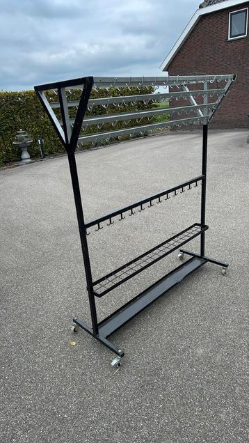 grote kapstok  beschikbaar voor biedingen