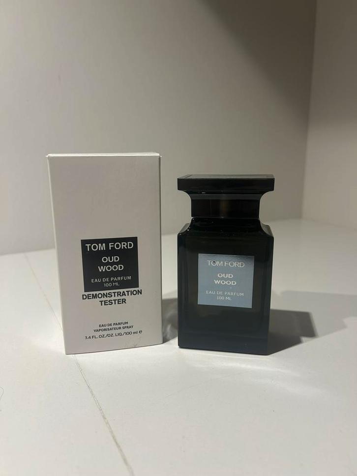 Tom Ford Oud Wood – Pure Luxe in een Donkere Houttoon, Sieraden, Tassen en Uiterlijk, Uiterlijk | Parfum, Nieuw, Ophalen of Verzenden