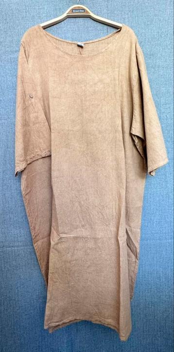 Oker/ camel bruine linnen jurk, maat 50.  beschikbaar voor biedingen