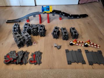 Duplo elektrische trein + rails + brug + wissels + wagons et