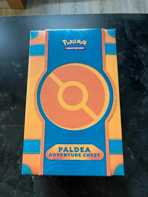 Pokemon Paldea adventure chest, Hobby en Vrije tijd, Verzamelkaartspellen | Pokémon, Nieuw, Speeldeck, Ophalen of Verzenden