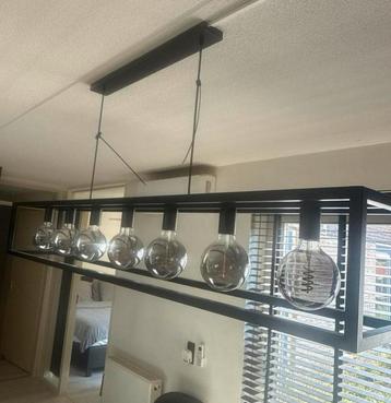 Moderne hanglamp met 6 lampen beschikbaar voor biedingen