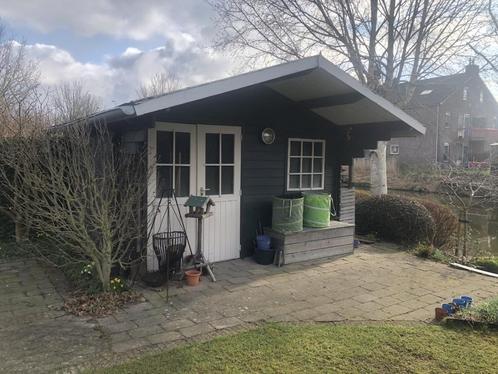 blokhut in redelijke staat, Tuin en Terras, Tuinhuizen, Gebruikt, Blokhut, Hout, 250 tot 500 cm, 200 tot 400 cm, 2 ramen, Met overkapping