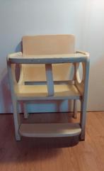 Oude, lage houten kinderstoel met tafelblad, Ophalen, Gebruikt, Meegroeistoel, Gordel(s)