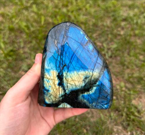 Prachtige labradoriet!, Verzamelen, Mineralen en Fossielen, Mineraal, Ophalen of Verzenden