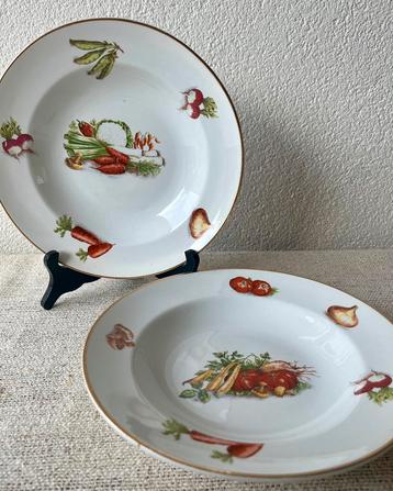 Villeroy Boch groenten motief diepe borden en ovenschaal beschikbaar voor biedingen