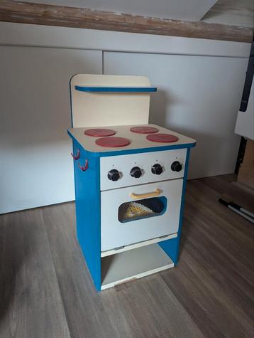Speelkeukentje beschikbaar voor biedingen