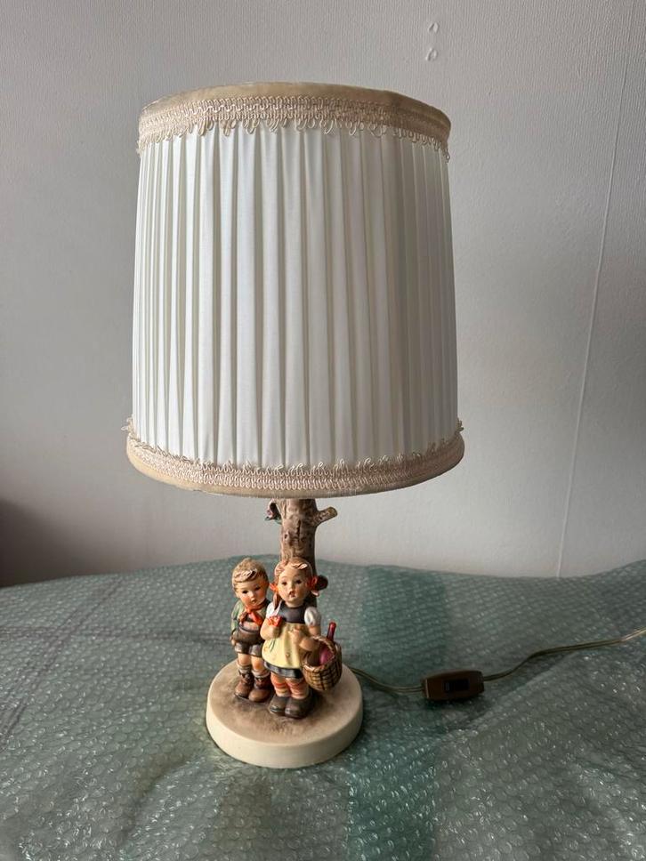 Goebel Hummel Tafellamp Nr. 223 - Onbeschadigd, Antiek en Kunst, Antiek | Lampen, Ophalen