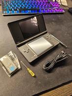 Zwarte Nintendo DSi – Refurbished  Nieuwe batterij & oplader, Spelcomputers en Games, Spelcomputers | Nintendo DS, Ophalen of Verzenden