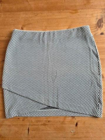 Zwart wit minirok H&M maat 38 beschikbaar voor biedingen