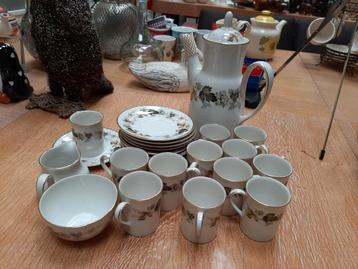 Royal Doulton Larchmont Mokkaservies beschikbaar voor biedingen