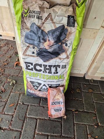 ECHT Houtskool 10kg + Aanmaakwokkels beschikbaar voor biedingen