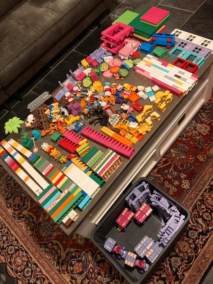 Grote partij hello kitty trein en unico blokjes, Kinderen en Baby's, Speelgoed | Bouwstenen, Zo goed als nieuw, Ophalen