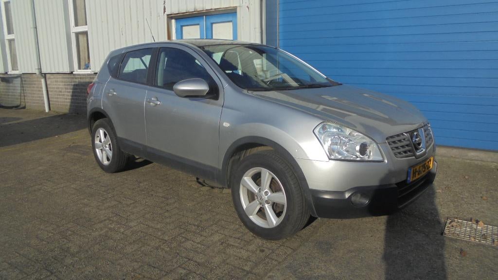 Nissan Qashqai- 2.0 benzine 141 PK- bouwjaar 2009, Auto's, Nissan, Voorwielaandrijving, 4 cilinders, Navigatiesysteem, 1331 kg