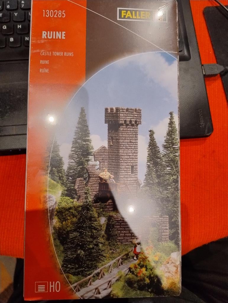 Faller 130285 Ruine / Castle Tower Ruins H0 nieuw in seal, Gelijkstroom of Wisselstroom, Brug, Tunnel of Gebouw, Nieuw, Ophalen