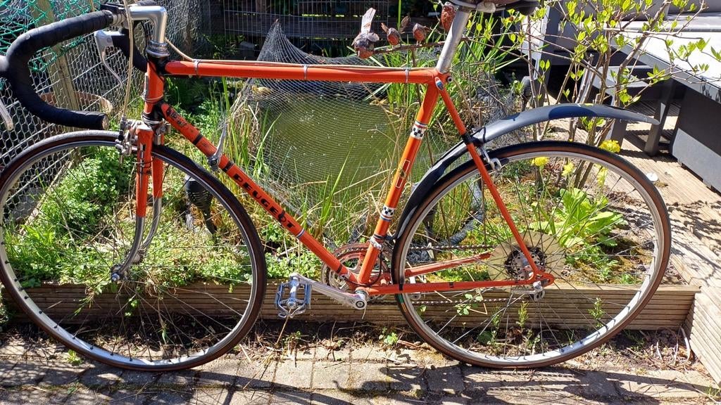 Mooie oranje Vintage Peugeot racefiets, Fietsen en Brommers, Fietsen | Oldtimers, Ophalen