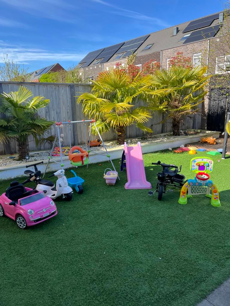 Grote set speelgoed: Vespa, Fiat, glijbaan, schommel en meer, Ophalen, Gebruikt