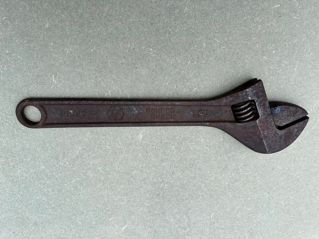 Oude roestige verstelbare moersleutel, 15 inch, Ophalen, Gebruikt
