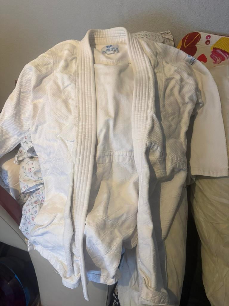 Nieuw pak voor judo of andere vechtsport, Ophalen, Zo goed als nieuw, Judo