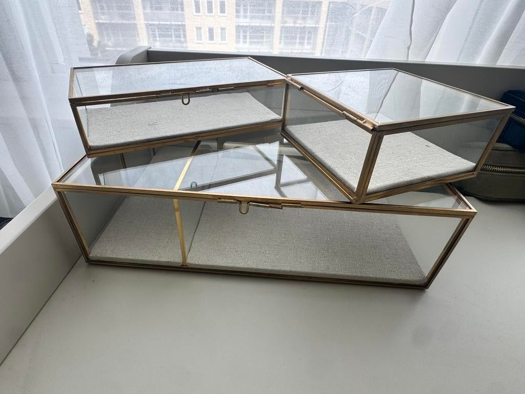 Brass, Ophalen, Zo goed als nieuw, Zwart