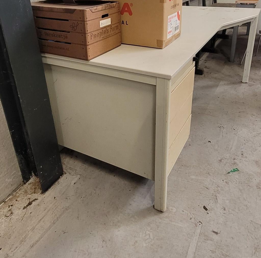 Bureau, Ophalen, Met lades, Gebruikt, Beige