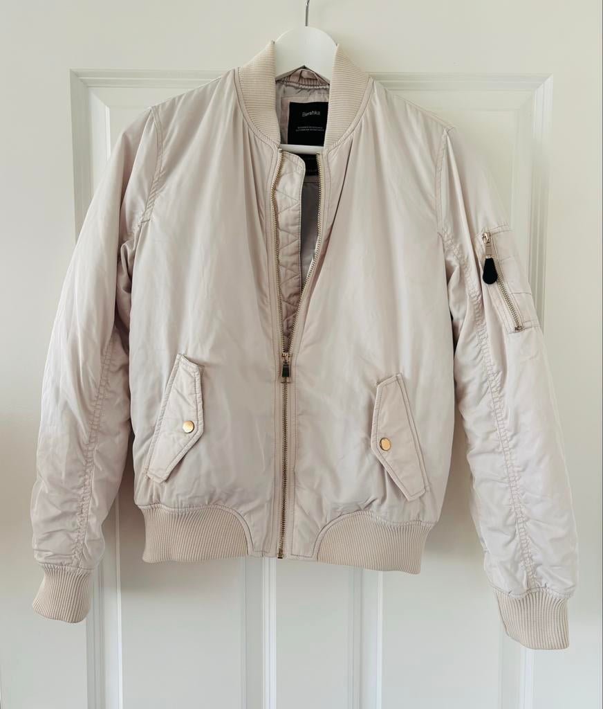 Bershka beige bomberjack maat S, Ophalen of Verzenden, Zo goed als nieuw, Maat 36 (S), Beige