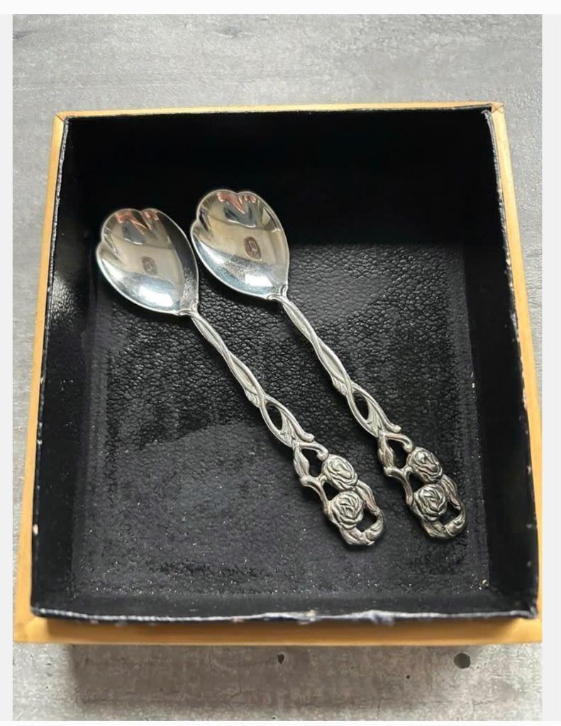 Bamboe doos met 2 lepels bloem roos Nils Johan Zweden, Antiek en Kunst, Curiosa en Brocante, Ophalen of Verzenden