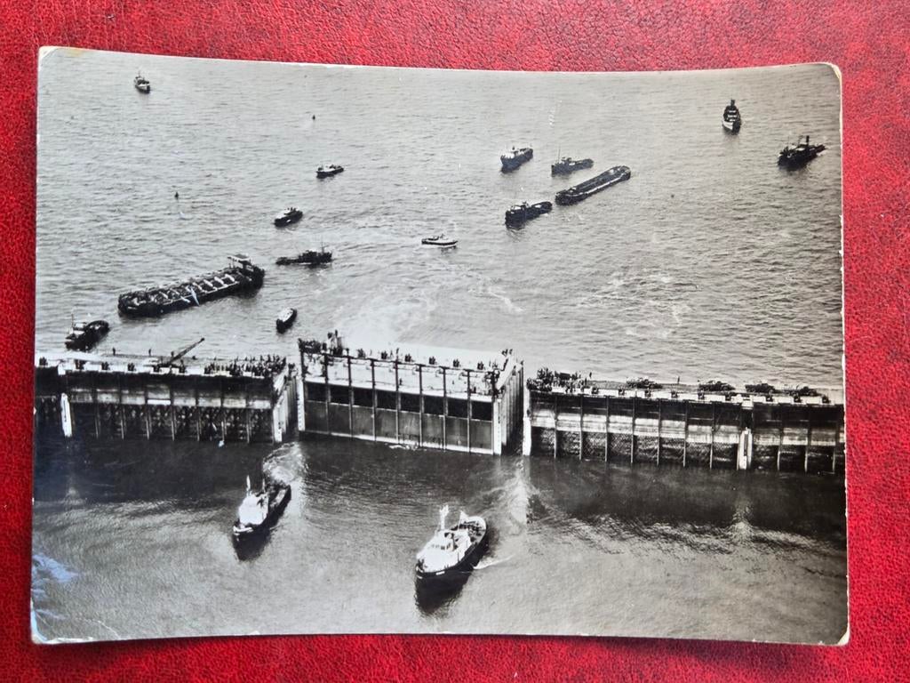 Zeeland Serooskerke aanbrengen laatste Caisson Veerse Gat, Ophalen of Verzenden, Zeeland