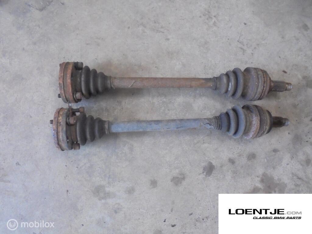 Aandrijfas BMW e30 316 318 320 323, Auto-onderdelen, Gebruikt, Ophalen of Verzenden, BMW, BMW