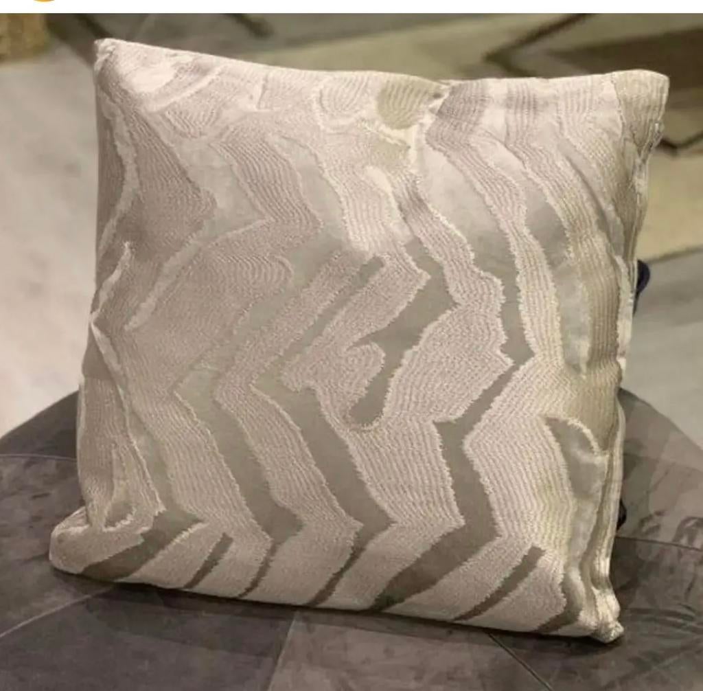 Zebra Crème Kussen 50x50 van Colmore - Ook in Zwart, Huis en Inrichting, Ophalen of Verzenden, Nieuw, Beige, Vierkant