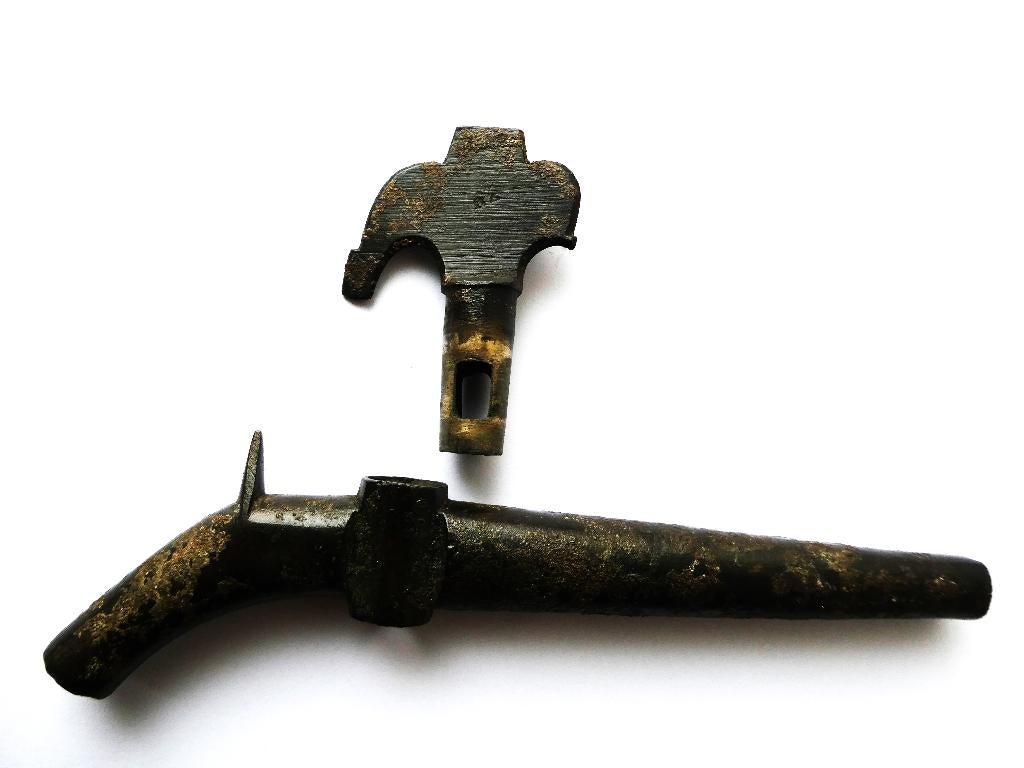 Bronzen tapkraantje bodemvondst kraan kraantje brons, Antiek en Kunst, Ophalen of Verzenden