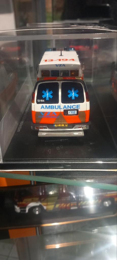 Ambulance schaalmodel 1:43 - Zo goed als nieuw, Hobby en Vrije tijd, Modelauto's | 1:43, Zo goed als nieuw, Auto, Overige merken