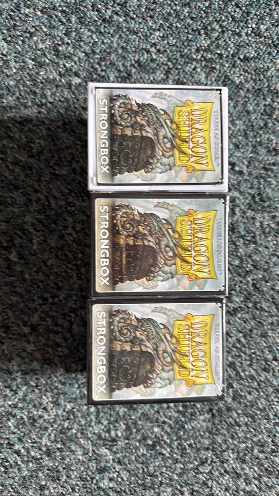 Strongbox om je kaarten of dobbelstenen in te bewaren!, Ophalen of Verzenden, Nieuw