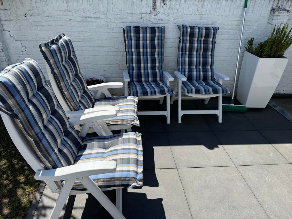 4 verstelbare witte tuinstoelen met kussens (z.g.a.n.), Ophalen, Gebruikt, Kunststof, Verstelbaar