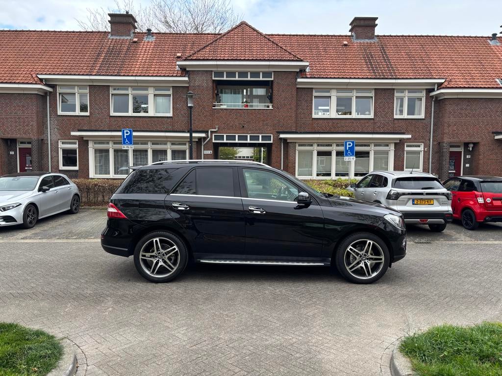 Mercedes ML350 - 2013 Zwart, Auto's, Automaat, Beige, Zwart, Leder